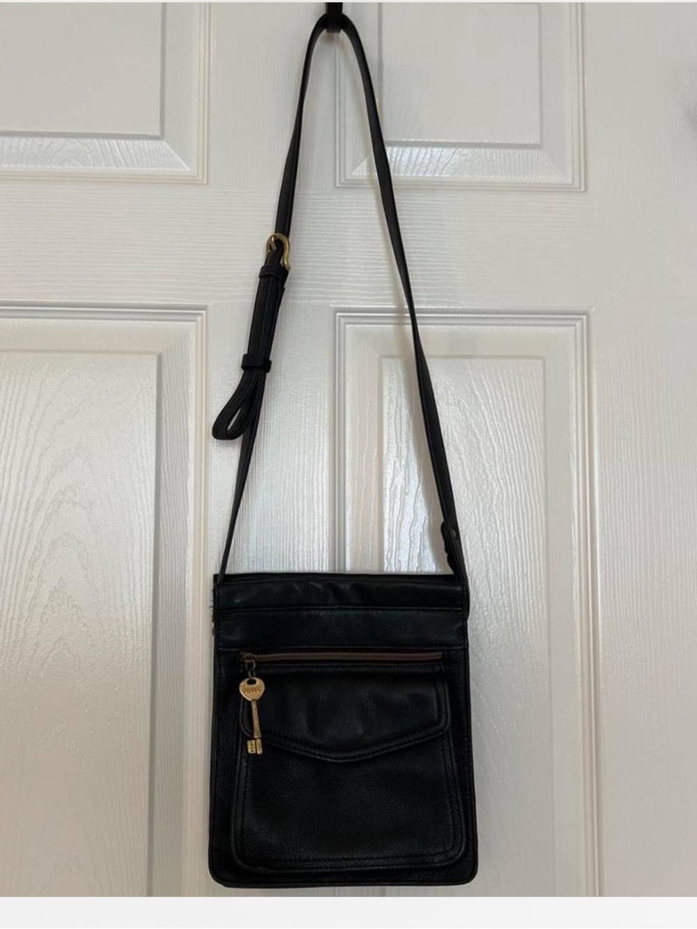 Fossil crossbody bag.